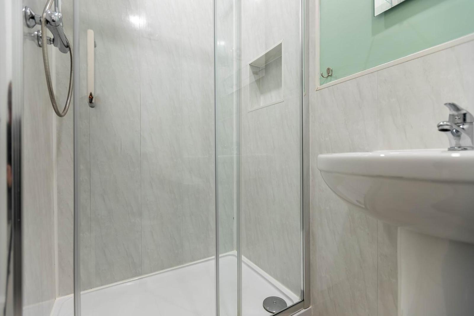 Windermere Studio Rooms - With Free Car Parking Onsite 외부 사진