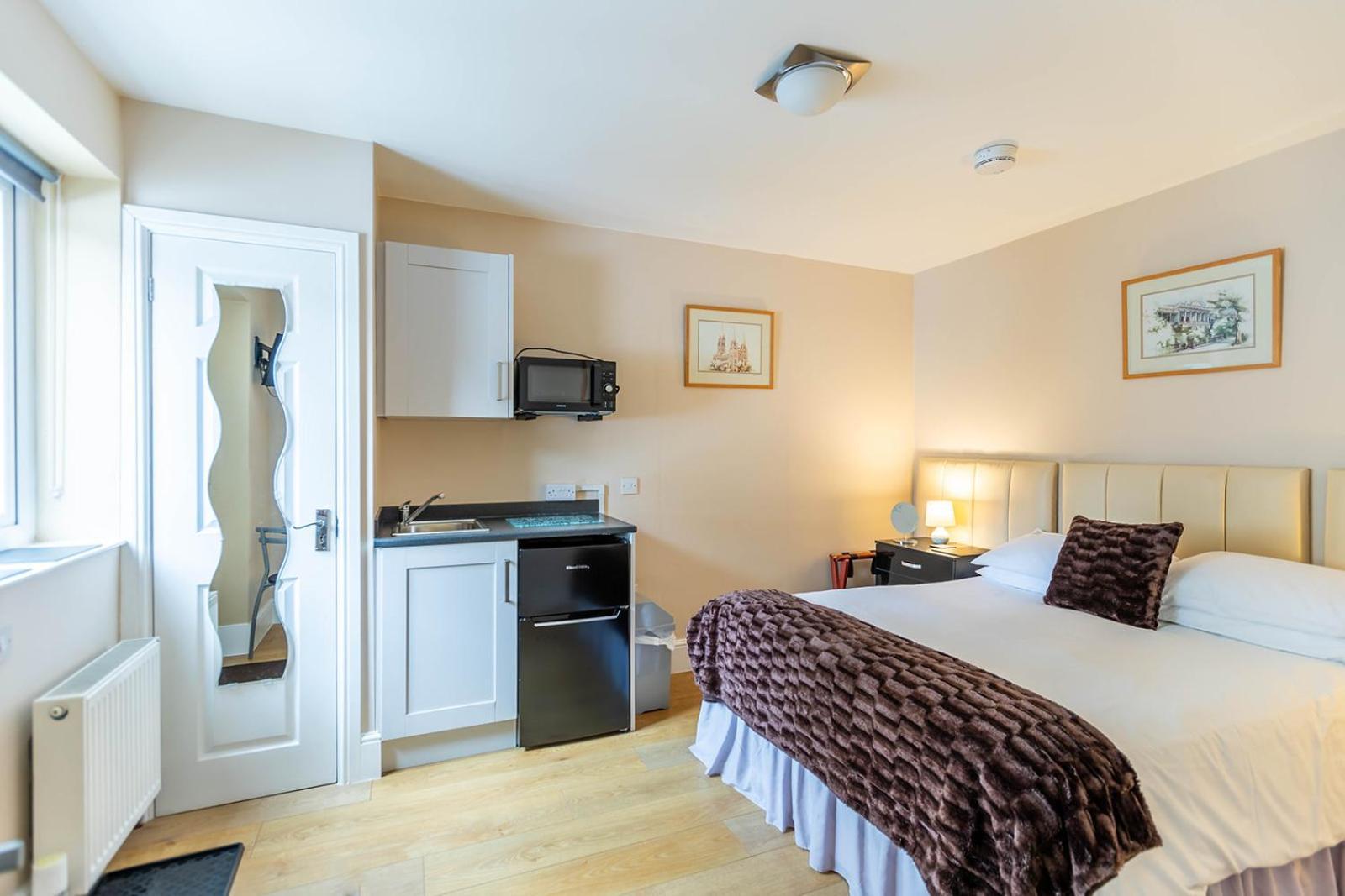 Windermere Studio Rooms - With Free Car Parking Onsite 외부 사진
